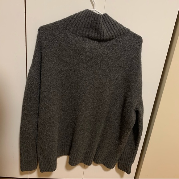 Oversized Turtleneck Sweater - Picture 5 of 10